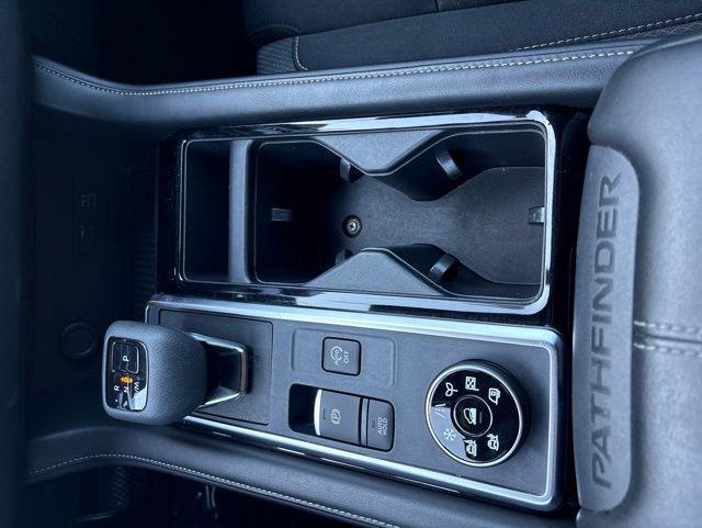2024 Nissan Pathfinder SV 4WD