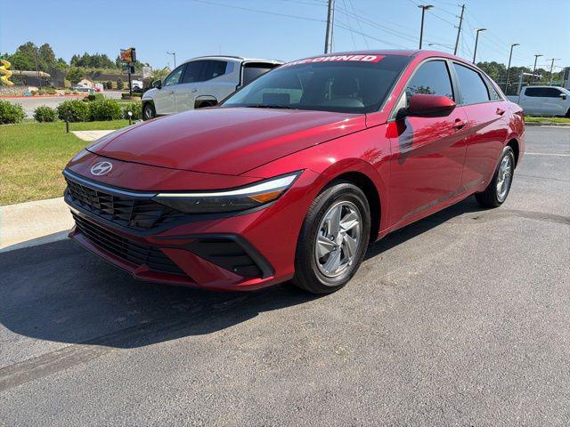 2025 Hyundai Elantra SE