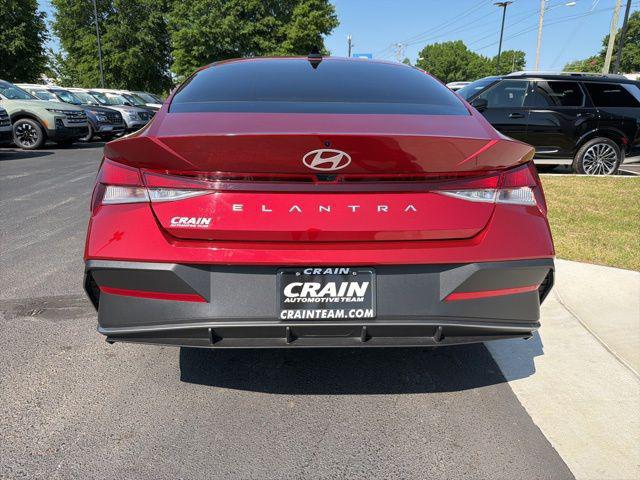 2025 Hyundai Elantra SE