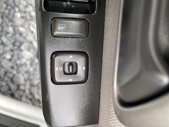 2004 Chevrolet Colorado LS