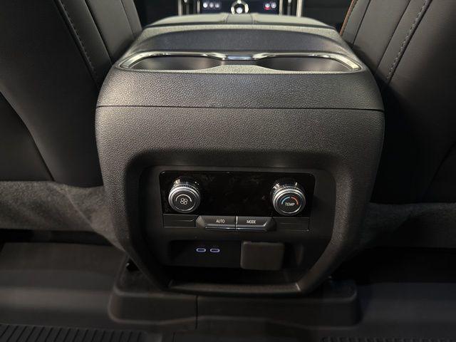 2026 GMC Acadia AT4 AWD