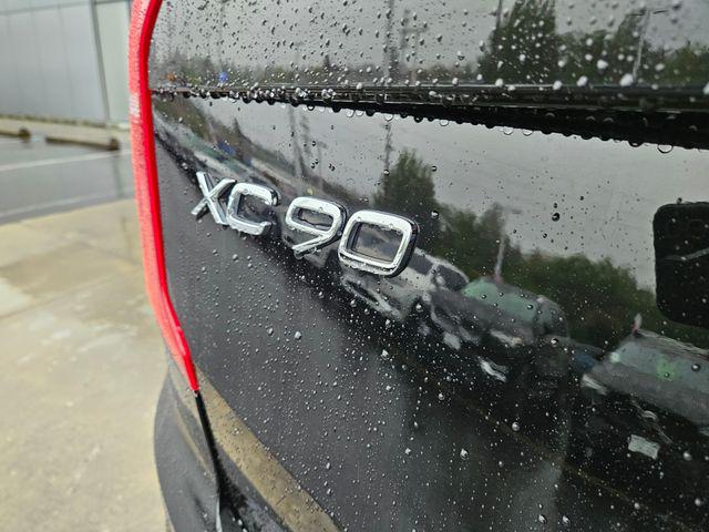 2023 Volvo XC90 Recharge T8 Plus Dark Theme 7-Seater