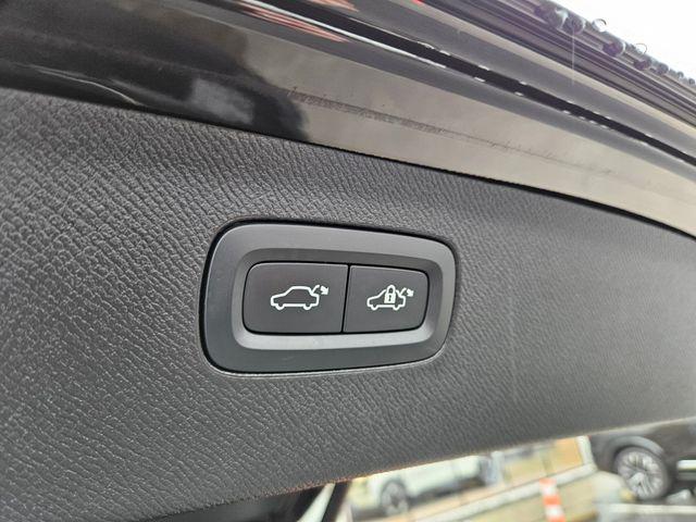 2023 Volvo XC90 Recharge T8 Plus Dark Theme 7-Seater
