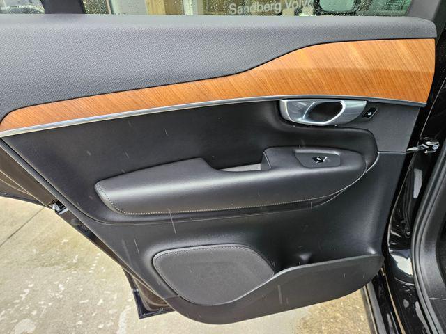 2023 Volvo XC90 Recharge T8 Plus Dark Theme 7-Seater