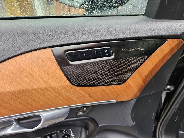 2023 Volvo XC90 Recharge T8 Plus Dark Theme 7-Seater