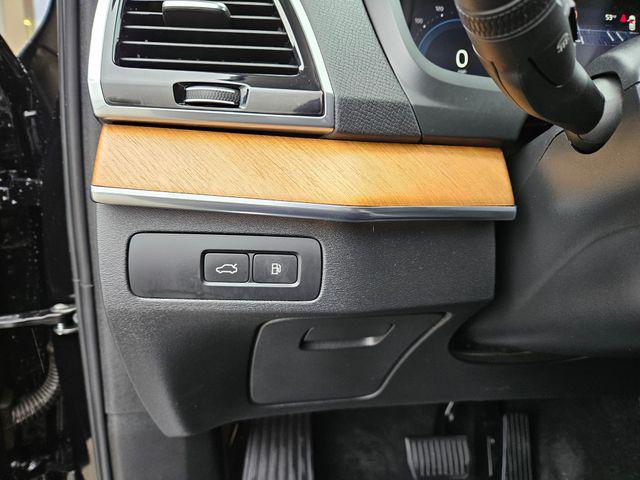 2023 Volvo XC90 Recharge T8 Plus Dark Theme 7-Seater