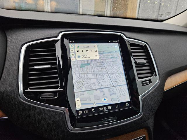 2023 Volvo XC90 Recharge T8 Plus Dark Theme 7-Seater