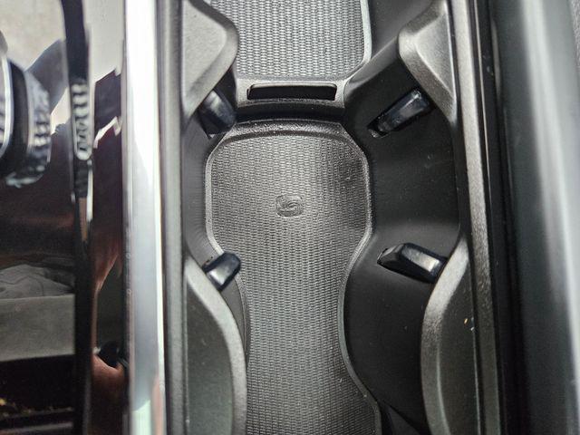 2023 Volvo XC90 Recharge T8 Plus Dark Theme 7-Seater