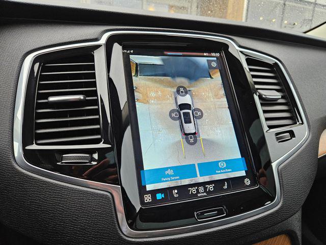 2023 Volvo XC90 Recharge T8 Plus Dark Theme 7-Seater