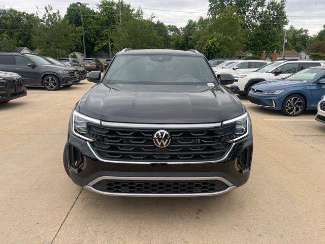 2026 Volkswagen Atlas Cross Sport SE with Technology