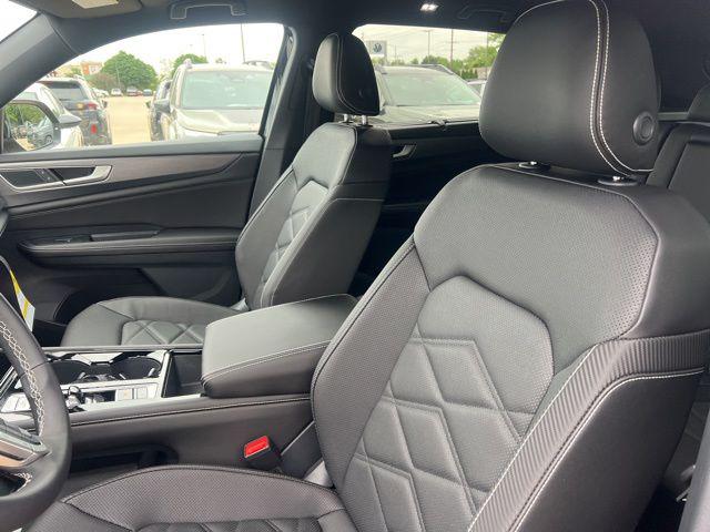 2026 Volkswagen Atlas Cross Sport SE with Technology