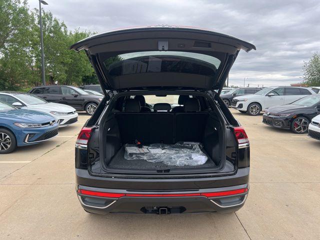 2026 Volkswagen Atlas Cross Sport SE with Technology
