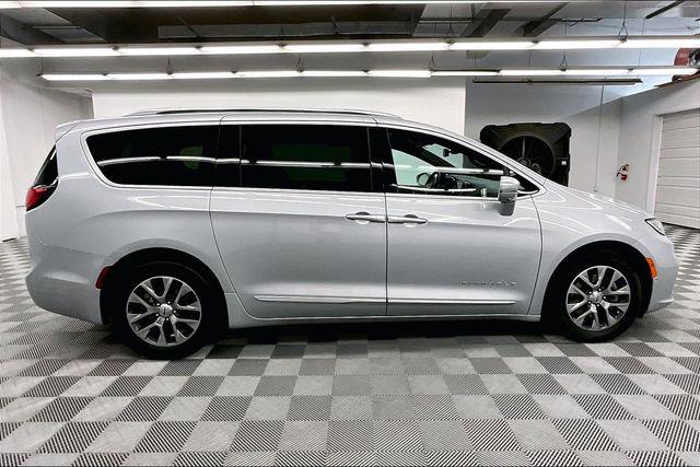 2022 Chrysler Pacifica Hybrid Pinnacle