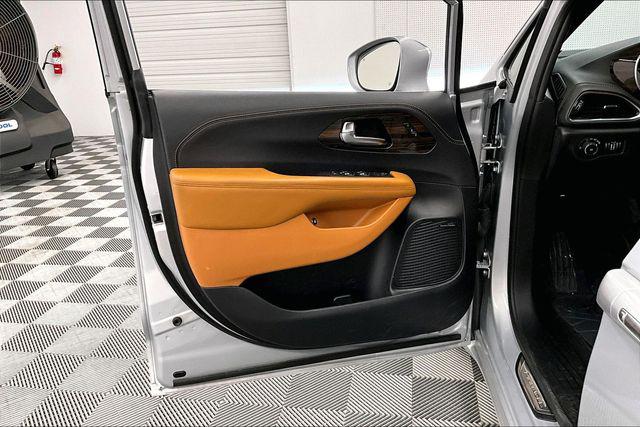 2022 Chrysler Pacifica Hybrid Pinnacle