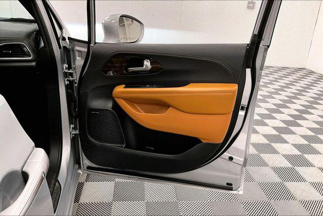2022 Chrysler Pacifica Hybrid Pinnacle