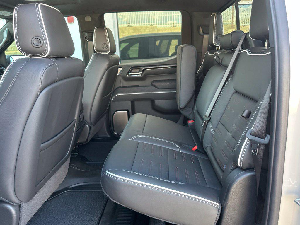 2026 GMC Sierra 1500 AT4X - Photo 31