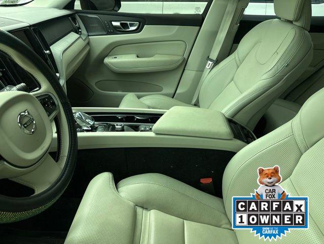 2025 Volvo XC60 B5 Ultra