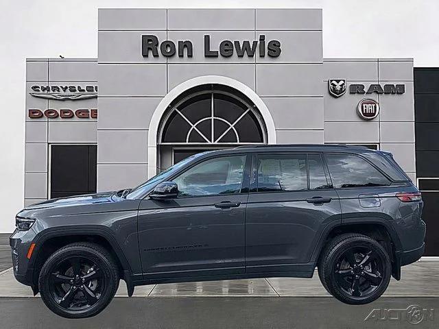 2023 Jeep Grand Cherokee Altitude 4x4 2023 Jeep Grand Cherokee Altitude 4x4