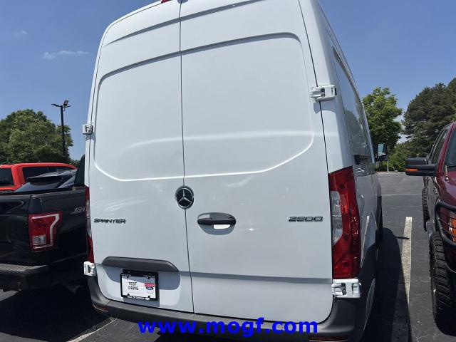 2025 Mercedes-Benz Sprinter 2500 Standard Roof 4-Cyl Diesel