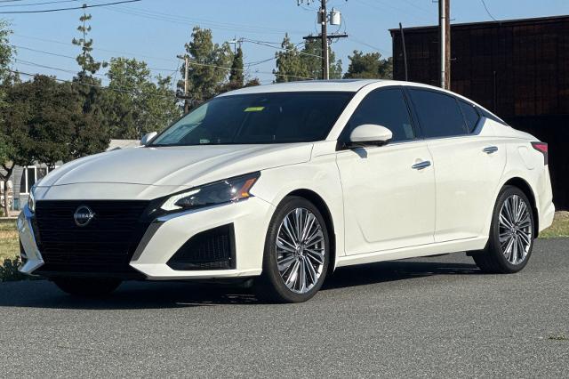 2023 Nissan Altima SL FWD