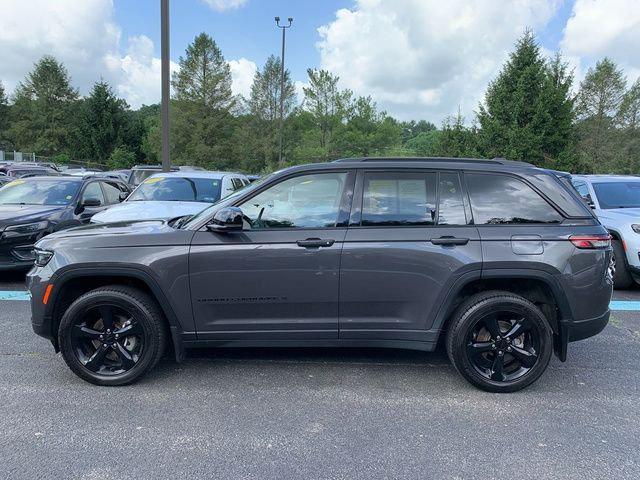 2023 Jeep Grand Cherokee Altitude 4x4 2023 Jeep Grand Cherokee Altitude 4x4