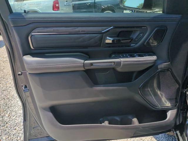 New 2026 Diamond Black Crystal Pearl-Coat Exterior Paint RAM Limited image 12
