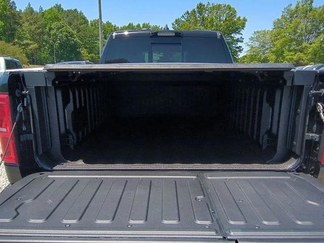 New 2026 Diamond Black Crystal Pearl-Coat Exterior Paint RAM Limited image 34