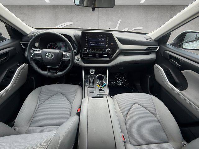 2021 Toyota Highlander LE