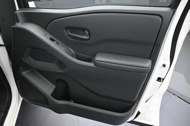 2026 Nissan Frontier Crew Cab SV 4x2