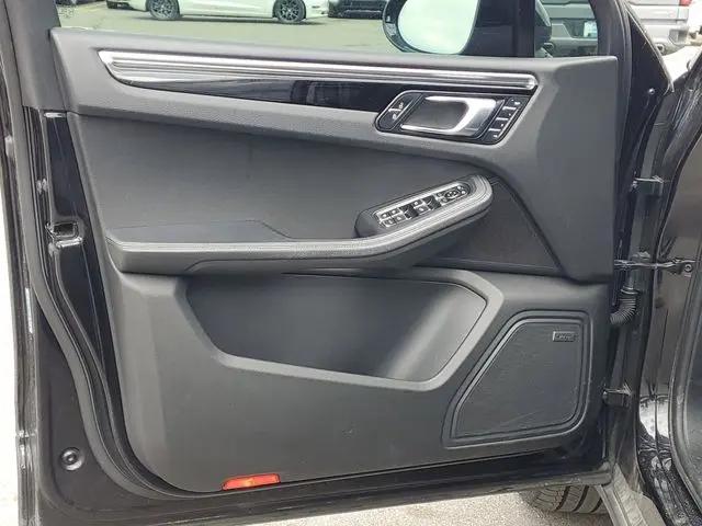 2019 Porsche Macan Macan