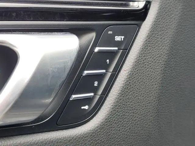 2019 Porsche Macan Macan