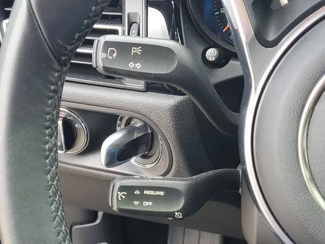 2019 Porsche Macan Macan