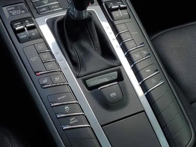 2019 Porsche Macan Macan
