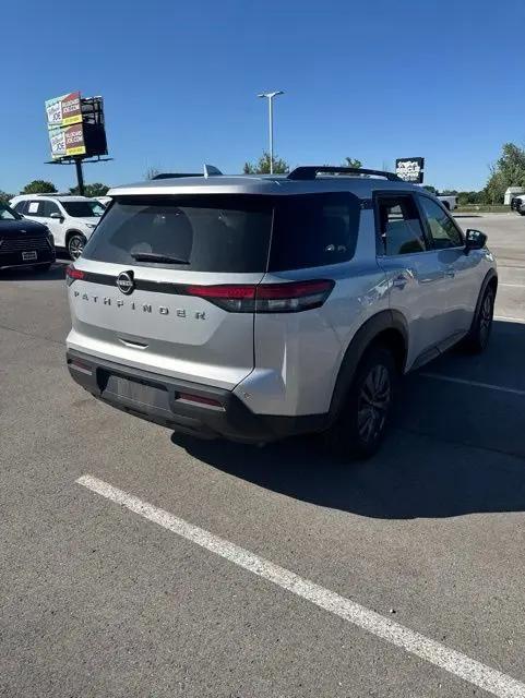 2025 Nissan Pathfinder SV FWD
