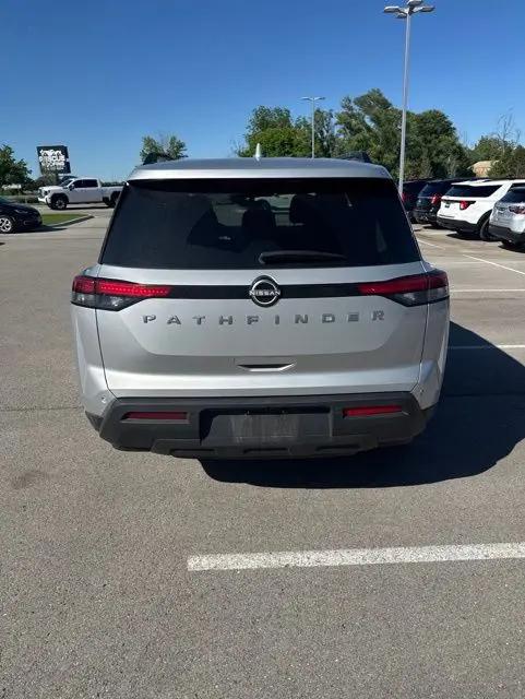 2025 Nissan Pathfinder SV FWD