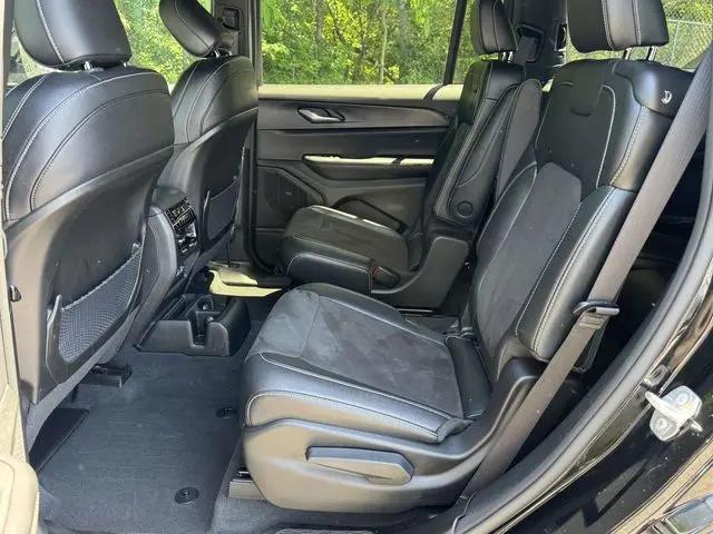 2023 Jeep Grand Cherokee L Altitude 4x4