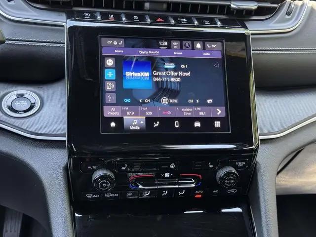 2023 Jeep Grand Cherokee L Altitude 4x4