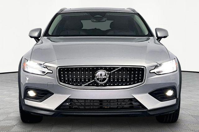 Used 2025 Volvo V60 Cross Country Plus  B5 AWD Gas (mild hybrid) For Sale in Olive Branch, MS