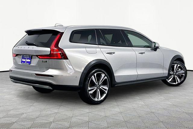 Used 2025 Volvo V60 Cross Country Plus  B5 AWD Gas (mild hybrid) For Sale in Olive Branch, MS