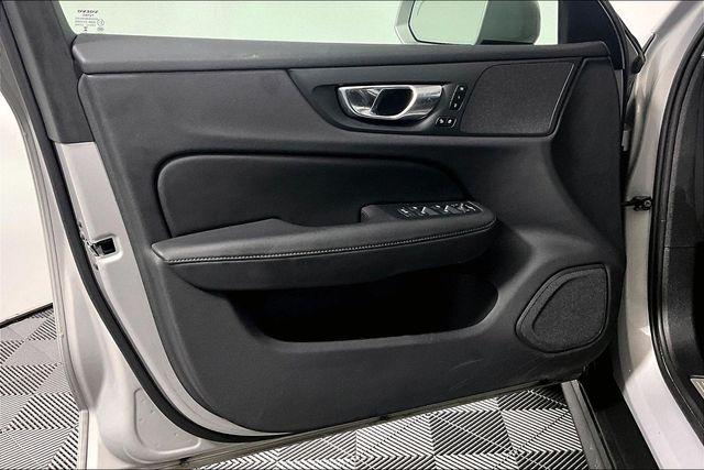 Used 2025 Volvo V60 Cross Country Plus  B5 AWD Gas (mild hybrid) For Sale in Olive Branch, MS