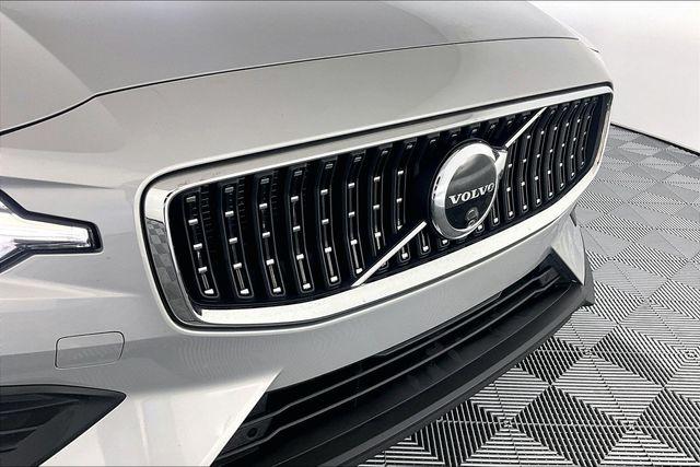 Used 2025 Volvo V60 Cross Country Plus  B5 AWD Gas (mild hybrid) For Sale in Olive Branch, MS