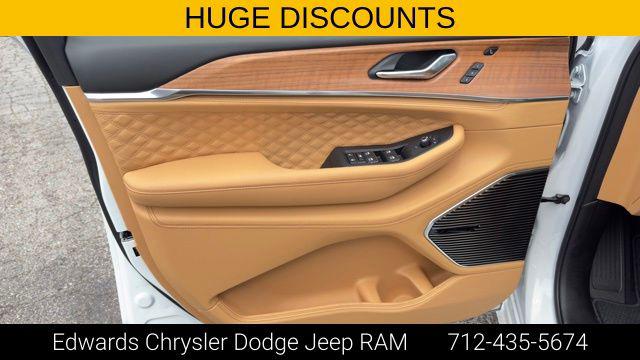 2026 Jeep Grand Cherokee L Summit 4x4