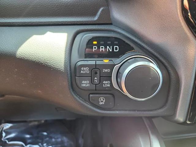 2025 Ram 1500 Big Horn Crew Cab 4x4 5'7" Box