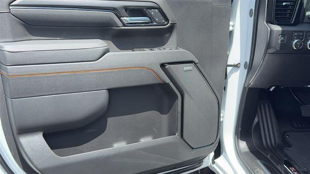 2026 GMC Sierra 2500HD Crew Cab, Standard Bed, AT4, 4WD
