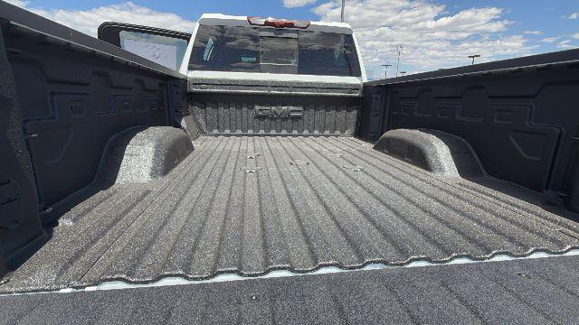 2026 GMC Sierra 2500HD Crew Cab, Standard Bed, AT4, 4WD