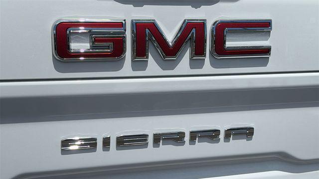 2026 GMC Sierra 2500HD Crew Cab, Standard Bed, AT4, 4WD