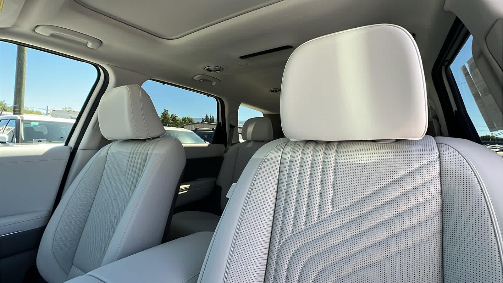 New 2026 Creamy White Pearl Hyundai Blue SEL Premium 8P image 43
