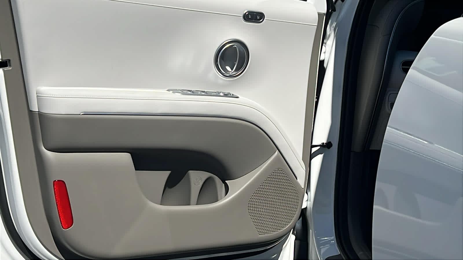 New 2026 Creamy White Pearl Hyundai Blue SEL Premium 8P image 55