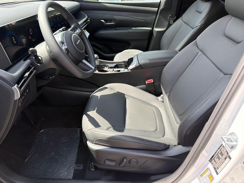 New 2026 White Pearl HYUNDAI SEL Plus FWD image 10