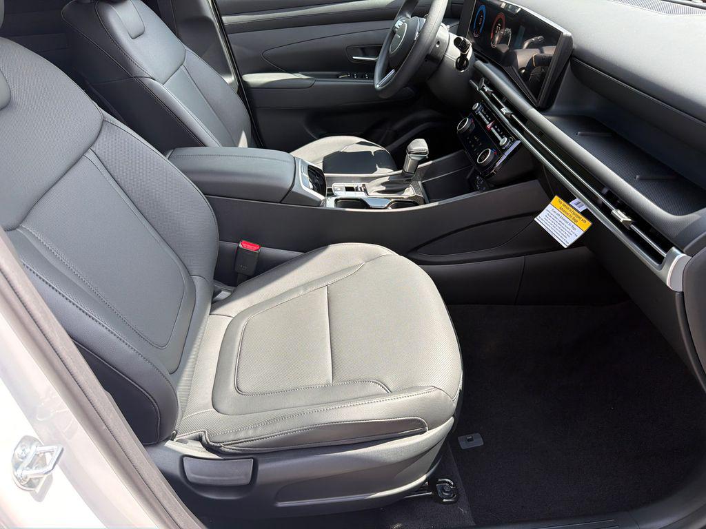 New 2026 White Pearl HYUNDAI SEL Plus FWD image 14
